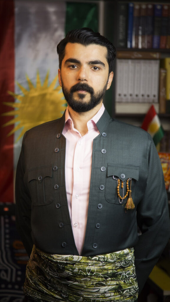 ئاگادار بە، لێت دەبەن!
